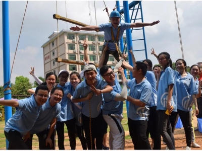 拓展训练活动感触团队温馨，联合协作扬长避短