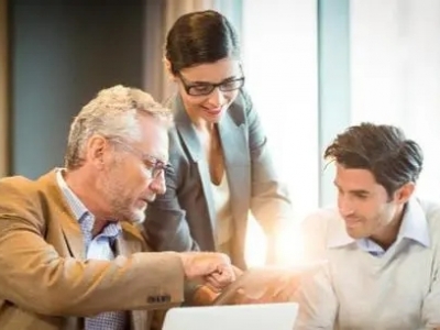 拓展训练拉近了员工与领导的关系