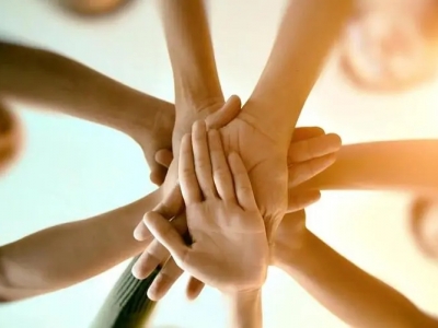 拓展培训项目培养合作意识，改善自我人际关系